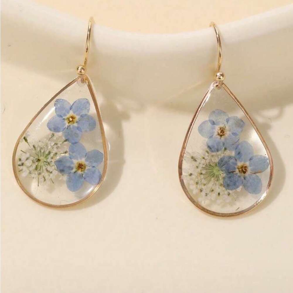 NWT Gold & Blue Forget Me Not Earrings